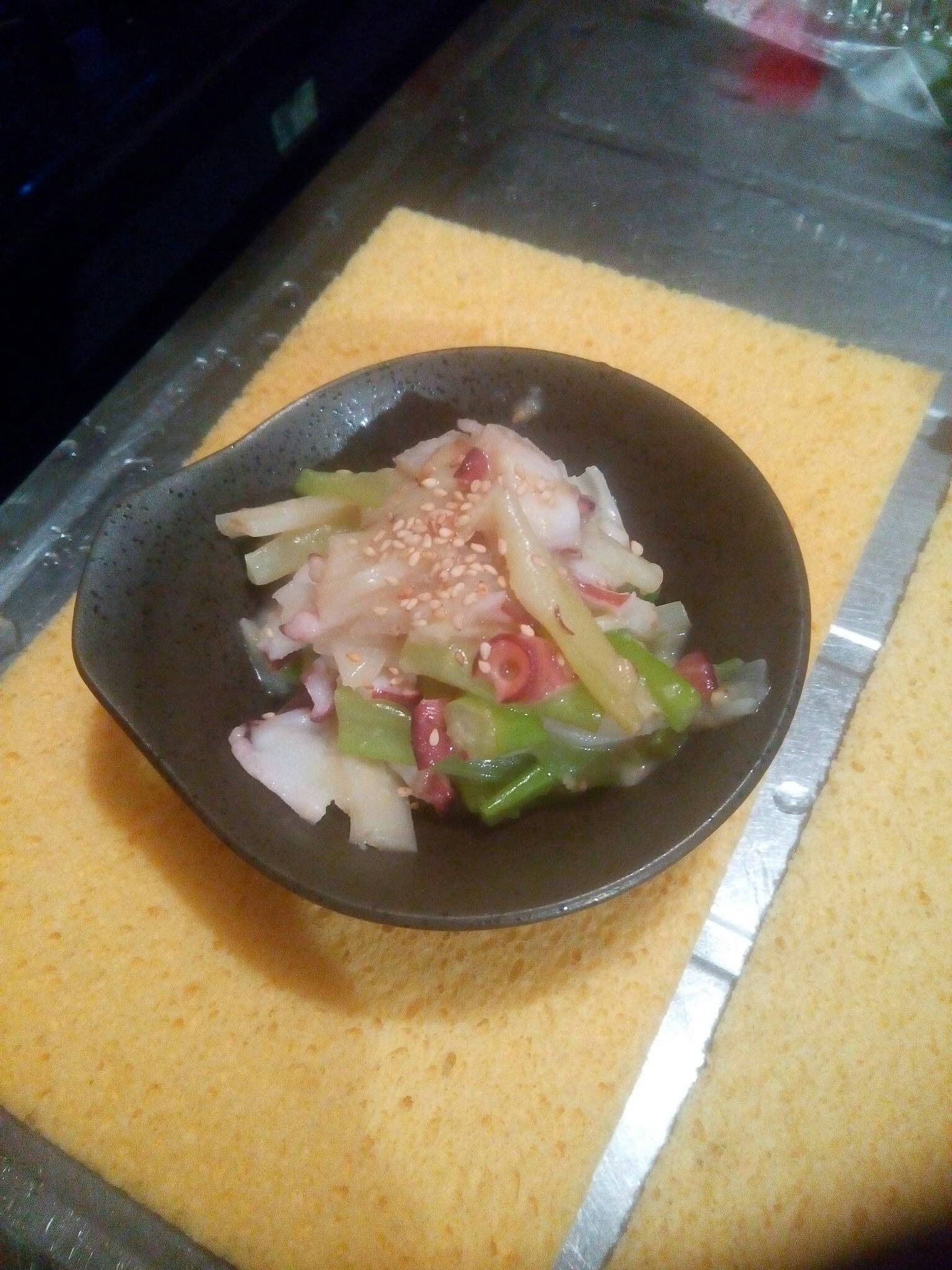ぬた…久しぶりに作ったな(´-ω-`)
ワカメ忘れて、タコとネギだけ。
こういうのたまーに食べたくなるんよねー。 https://t.co/QcZSx2mU2p